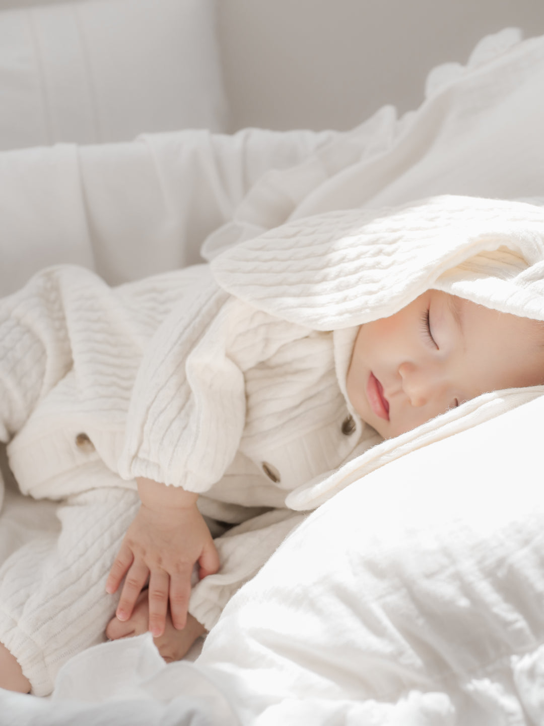 【新作:10/27以降発送】 monbebe / Bunny knit suit