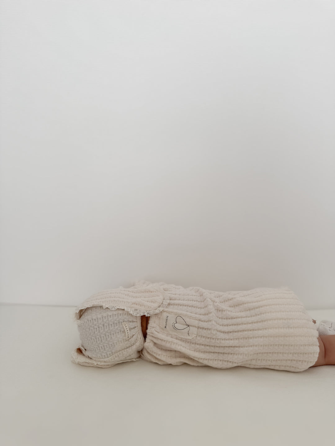 【11/28 ivory/cream S再入荷】 monbebe / Knit bonbon suit(bonnet set)