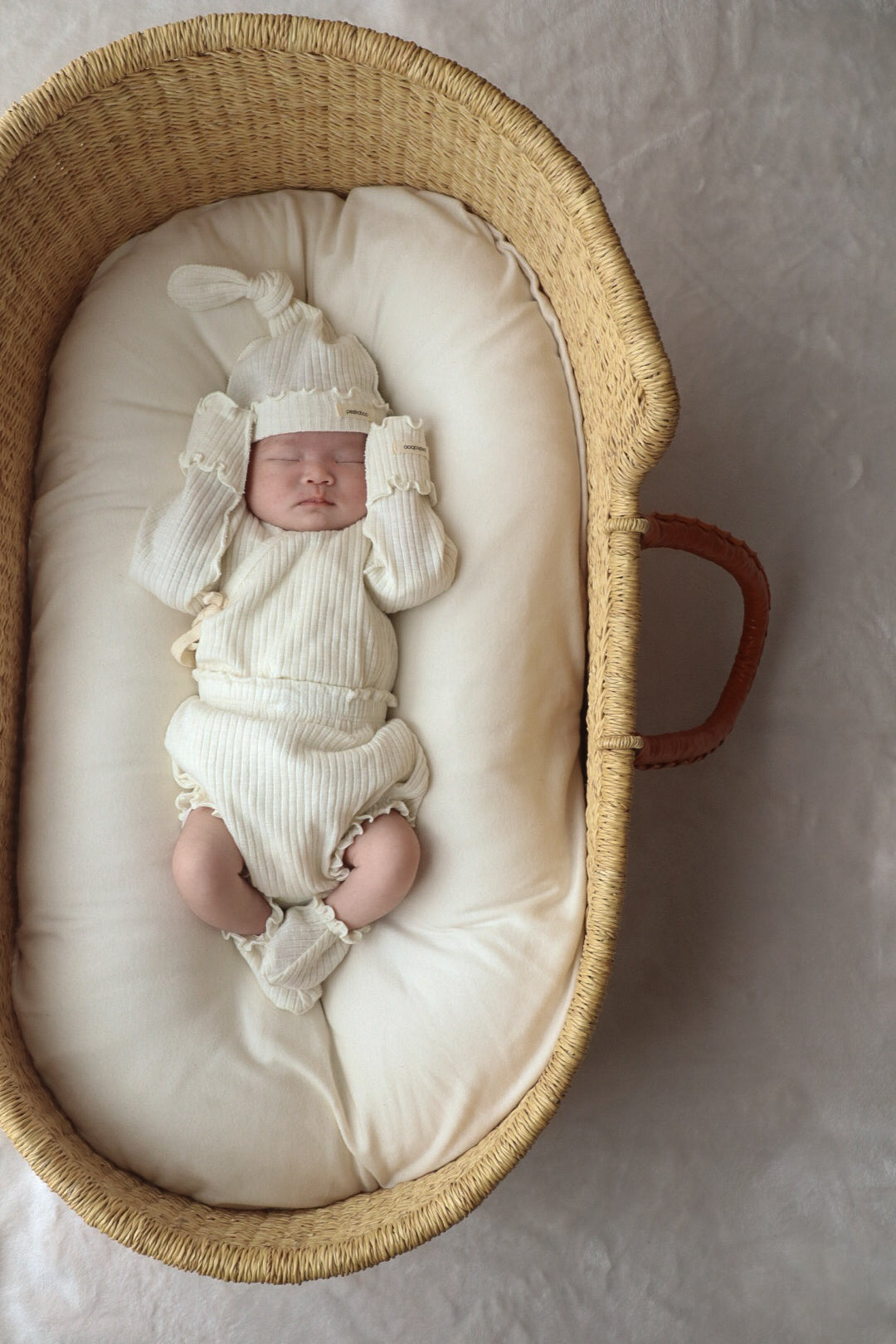 peekaboo  / ann newborn set