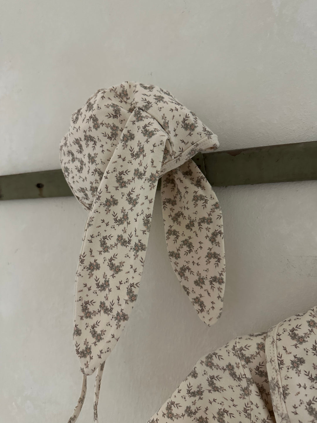 monbebe / Floral cozy suit set (suit+bonnet+bib)t  (petit pas marché)