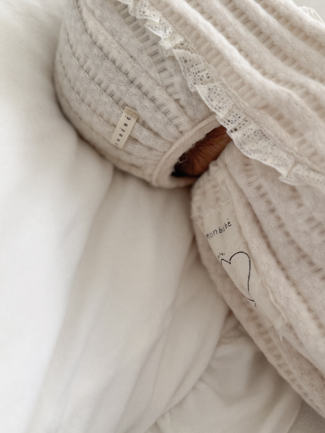 【11/28 ivory/cream S再入荷】 monbebe / Knit bonbon suit(bonnet set)