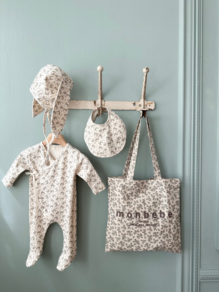 monbebe / Floral cozy suit set (suit+bonnet+bib)t  (petit pas marché)