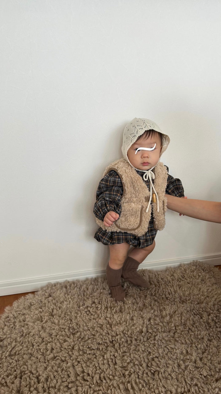 monbebe / Shearling Vest