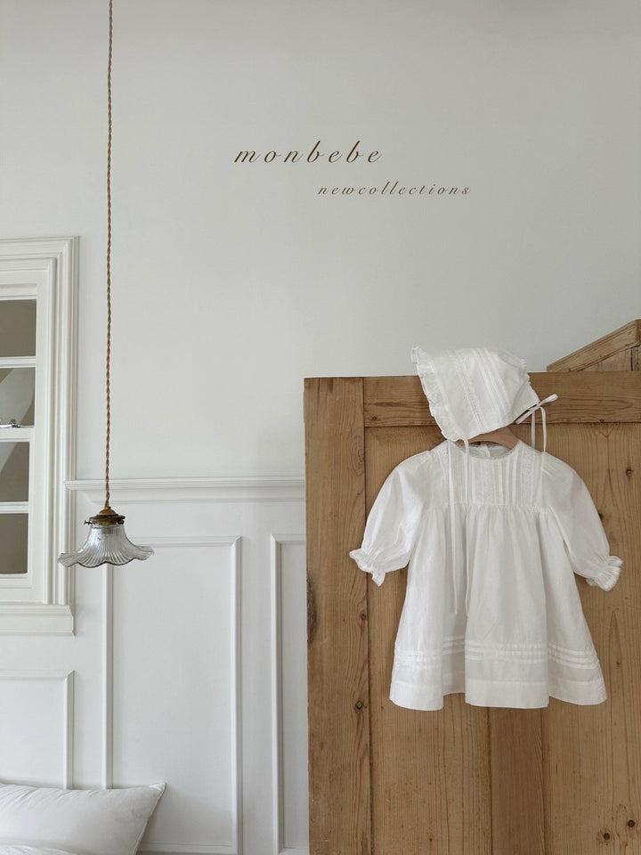 monbebe /  petit pintuck baby dress (bonnet set)