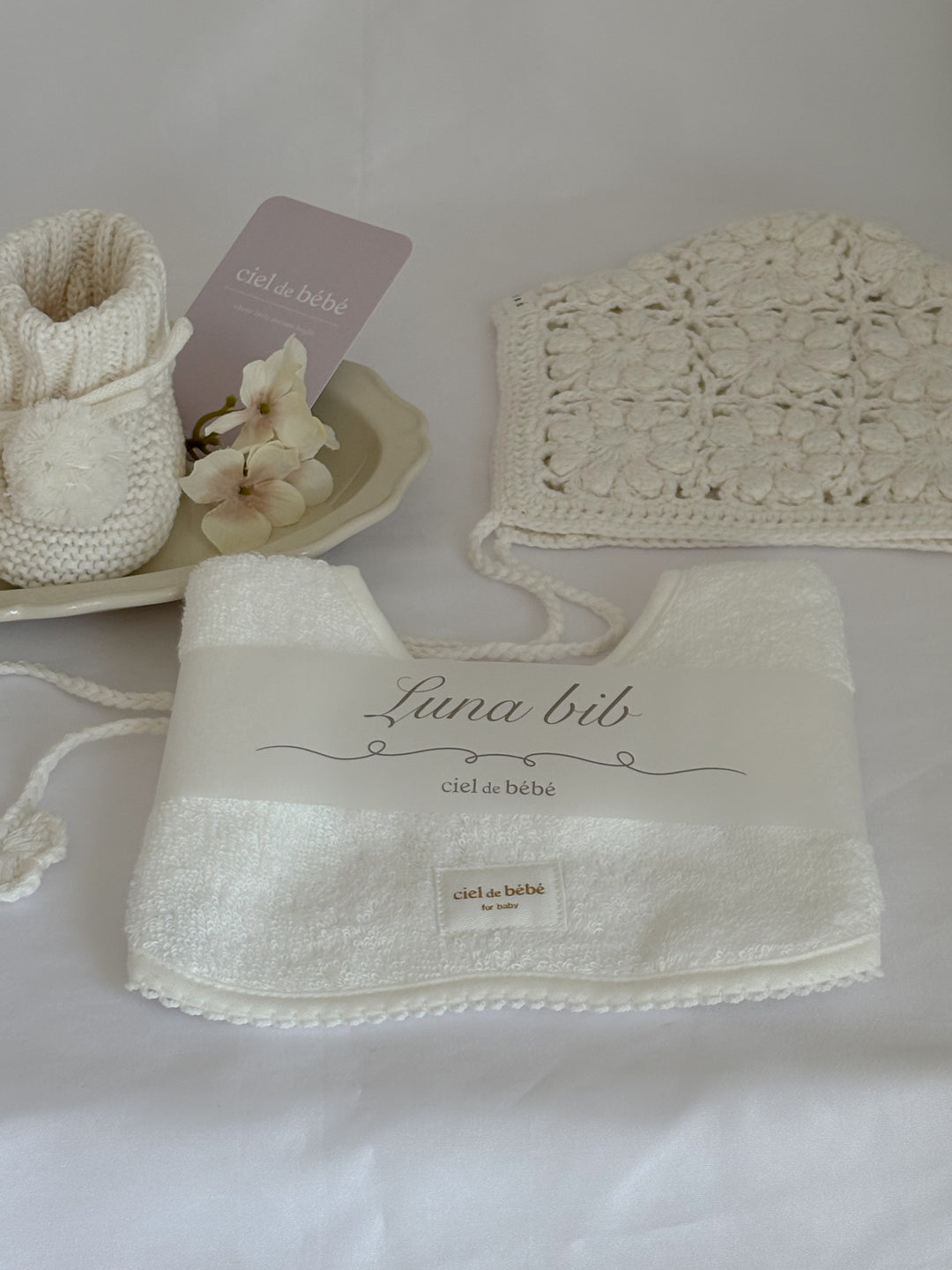 bébé  / Luna bib
