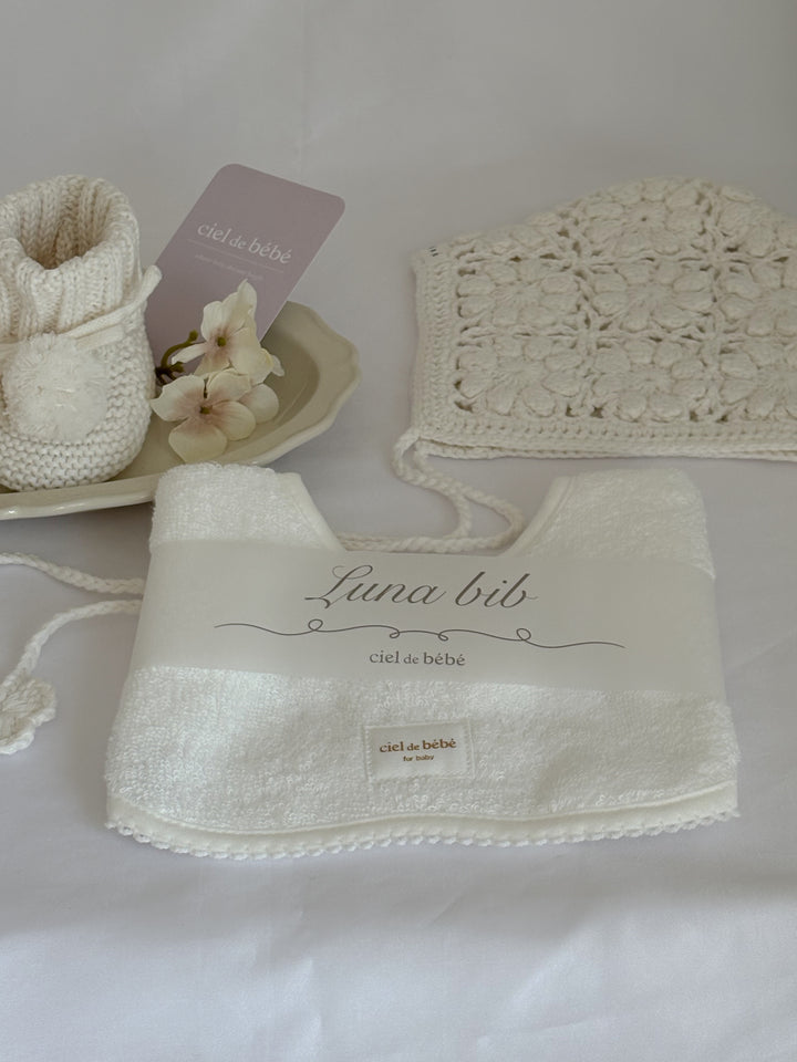 bébé  / Luna bib