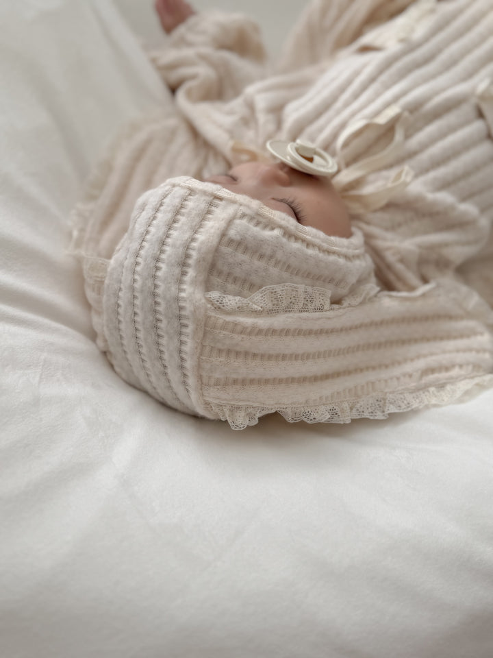 【11/28 ivory/cream S再入荷】 monbebe / Knit bonbon suit(bonnet set)