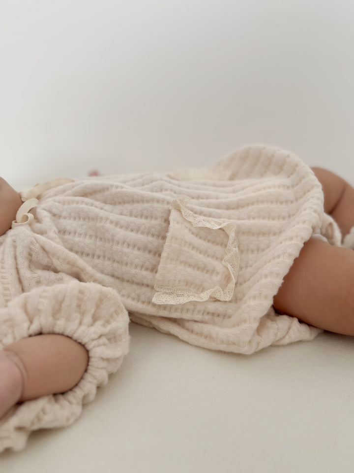 【11/28 ivory/cream S再入荷】 monbebe / Knit bonbon suit(bonnet set)