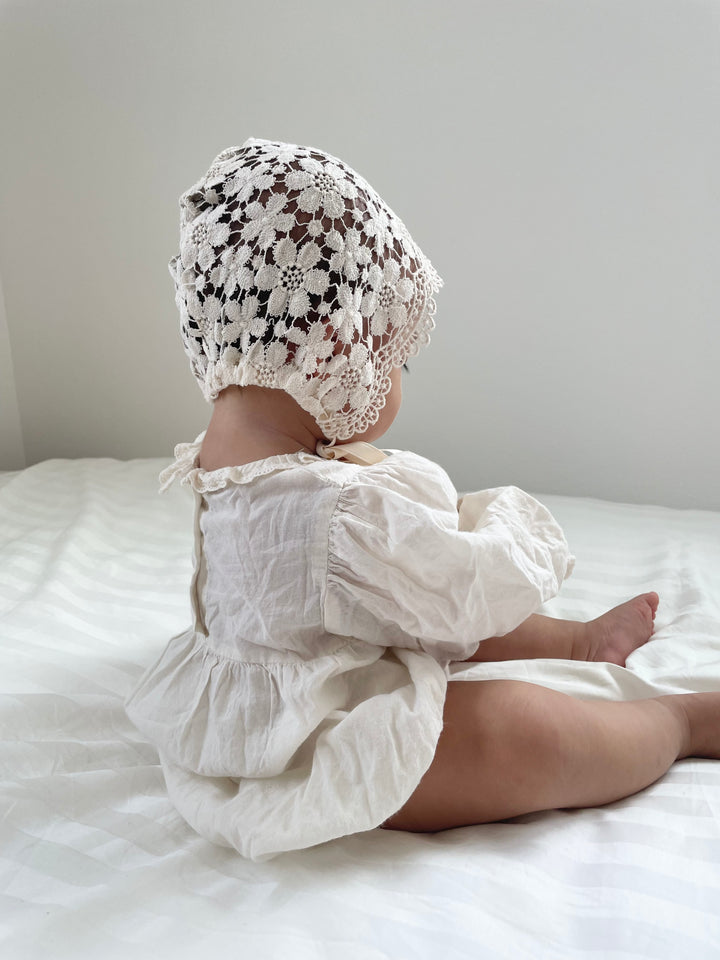 marron / Lace bonnet