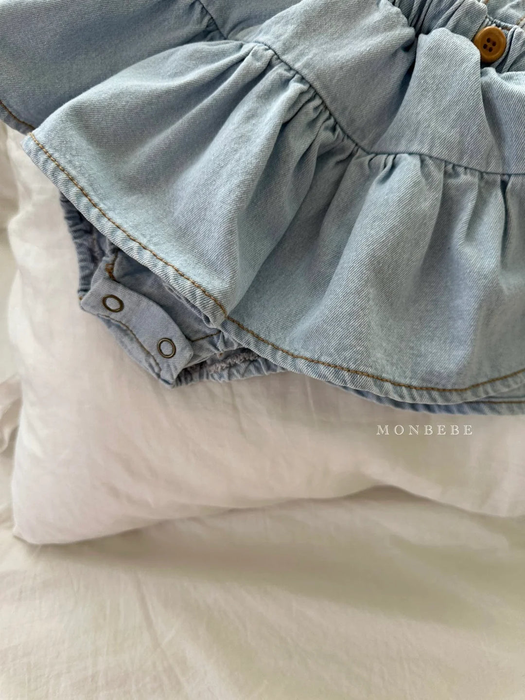 monbebe / Icing denim suspender skirt
