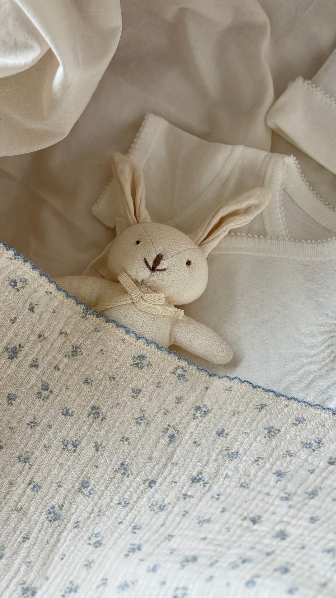 1gram  / WooWoo Floral Gauze Blanket