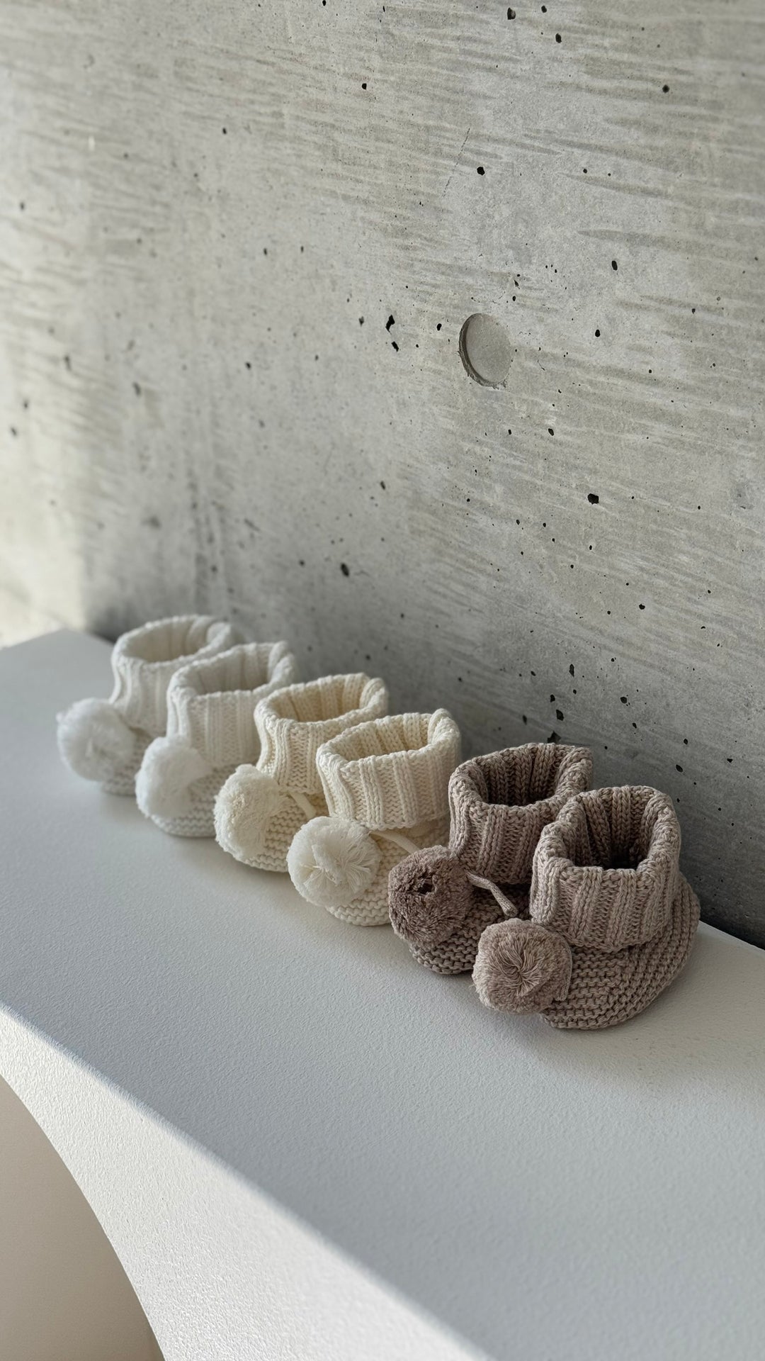bébé / knit pompom shoes