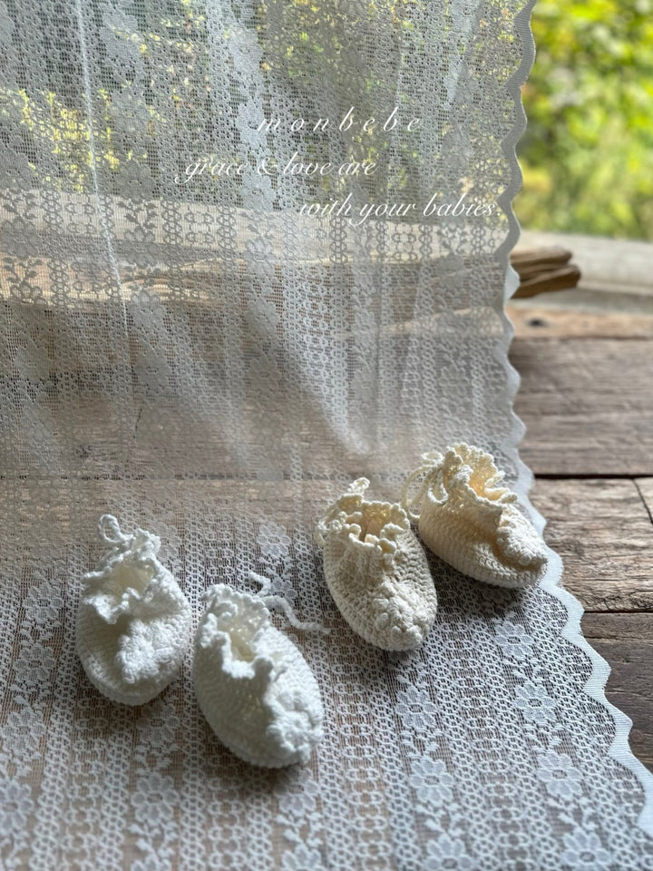 monbebe / handmade booties