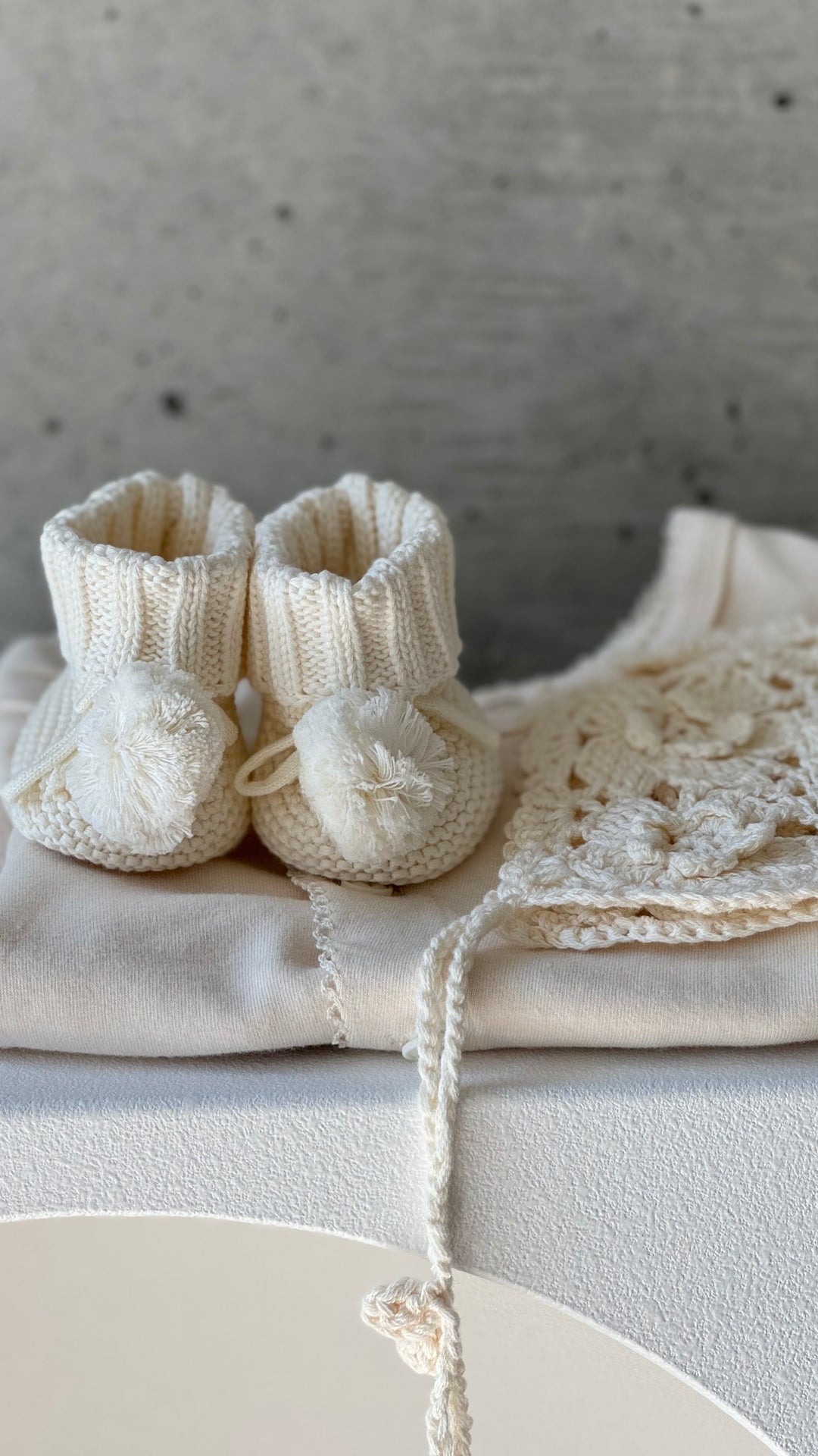 bébé / knit pompom shoes