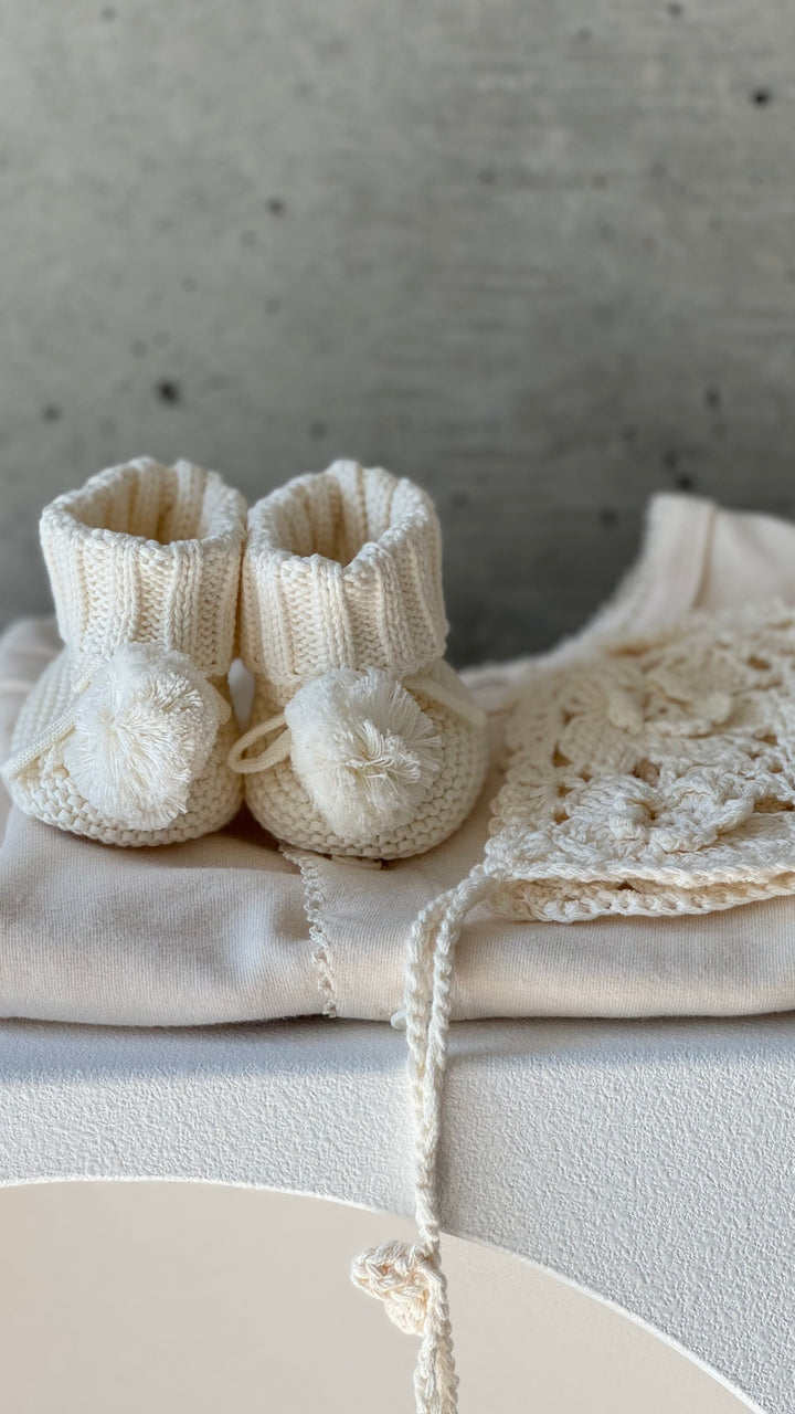 bébé / knit pompom shoes