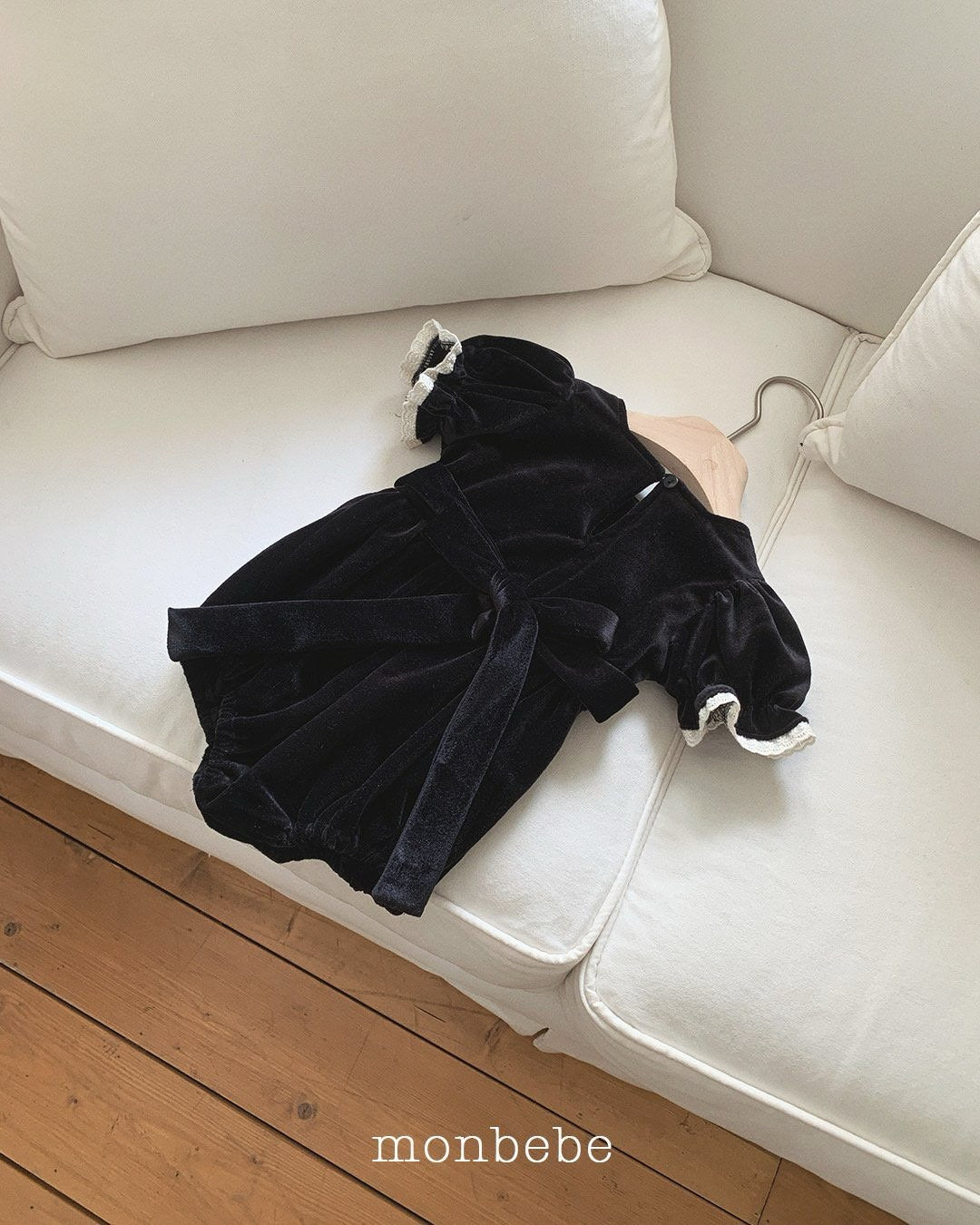 monbebe / Anna Velvet Suit