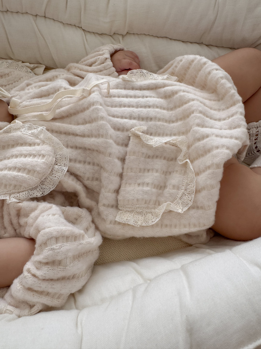 【11/28 ivory/cream S再入荷】 monbebe / Knit bonbon suit(bonnet set)