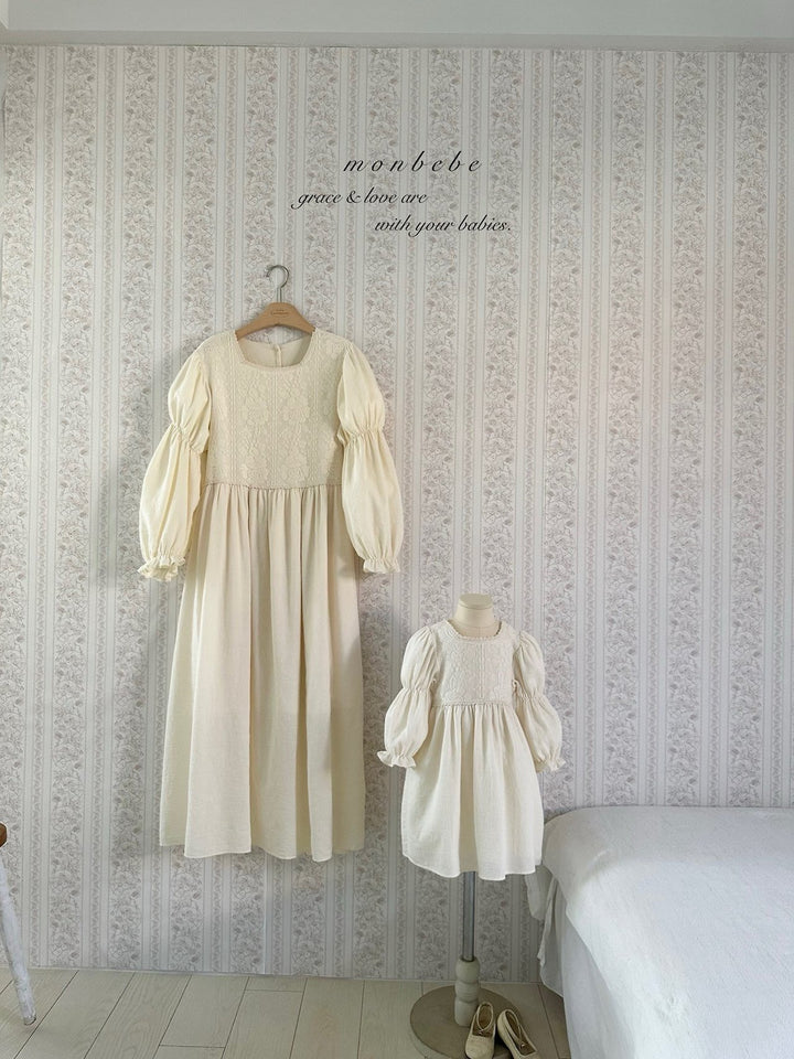 【予約】monbebe /  (mom) Rose Lace Dress