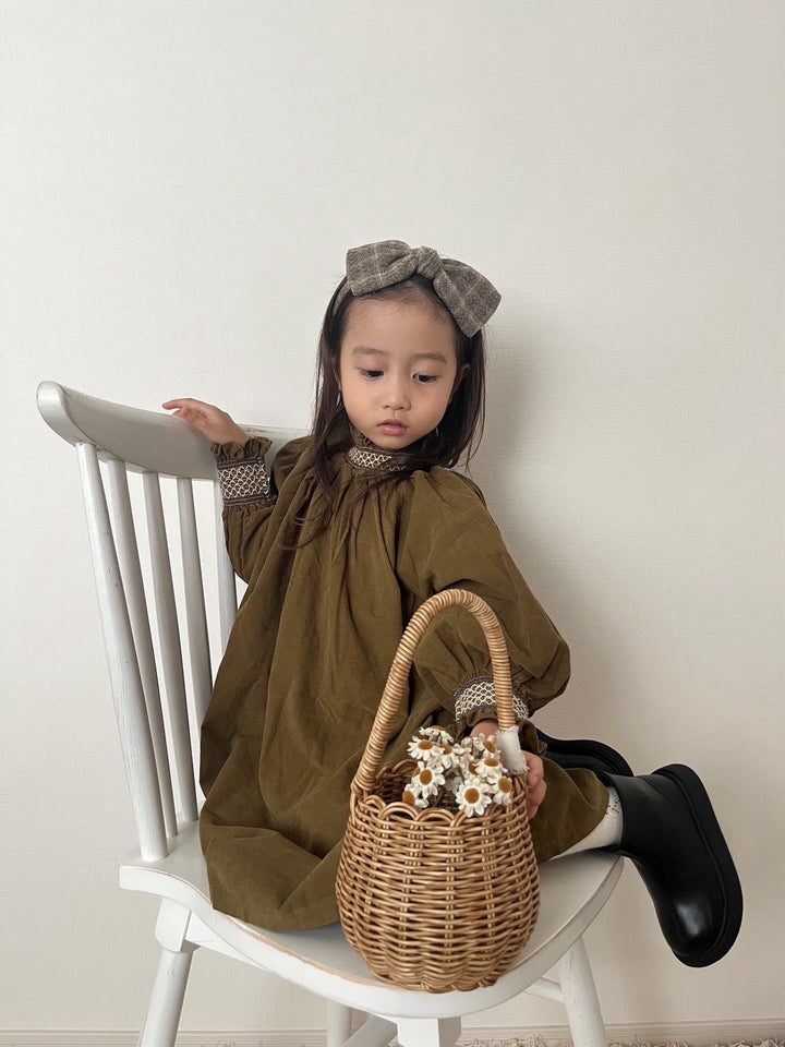 【新作:10/27以降発送】 monbebe / Charlotte smock dress