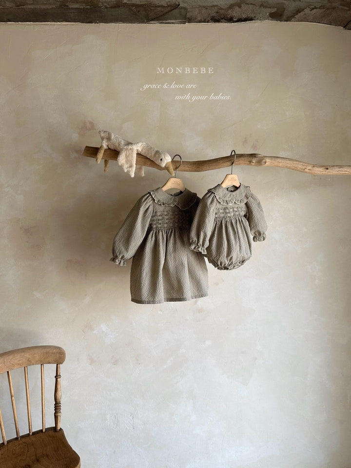 monbebe / Autumn Zimmer frill suit