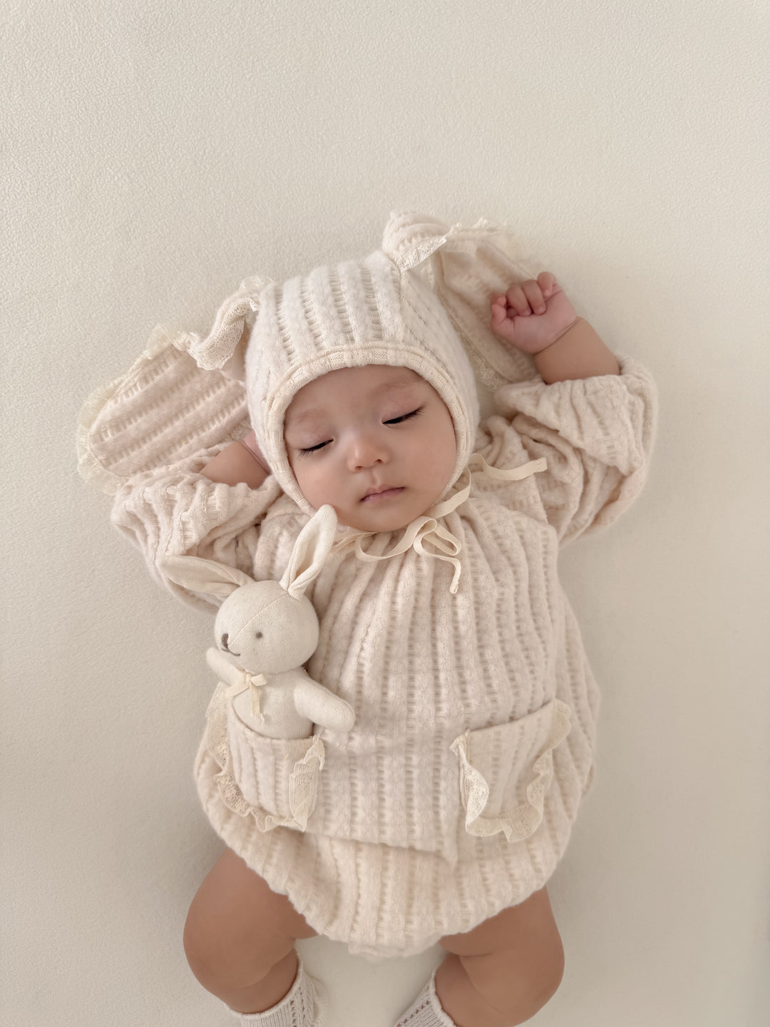 【11/28 ivory/cream S再入荷】 monbebe / Knit bonbon suit(bonnet set)