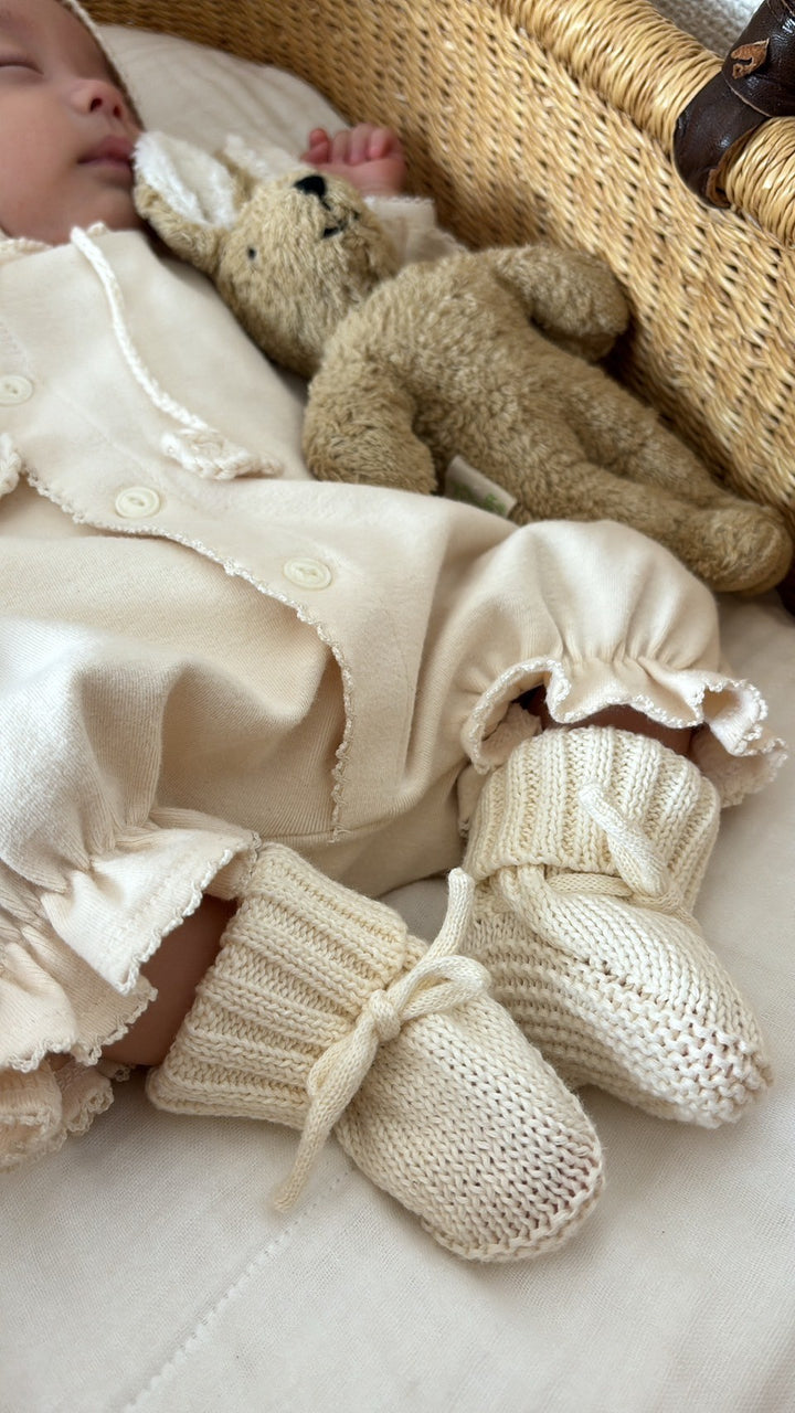 bébé / knit baby shoes