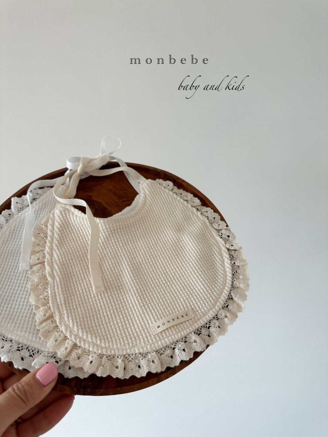 monbebe /  waffle lace bib