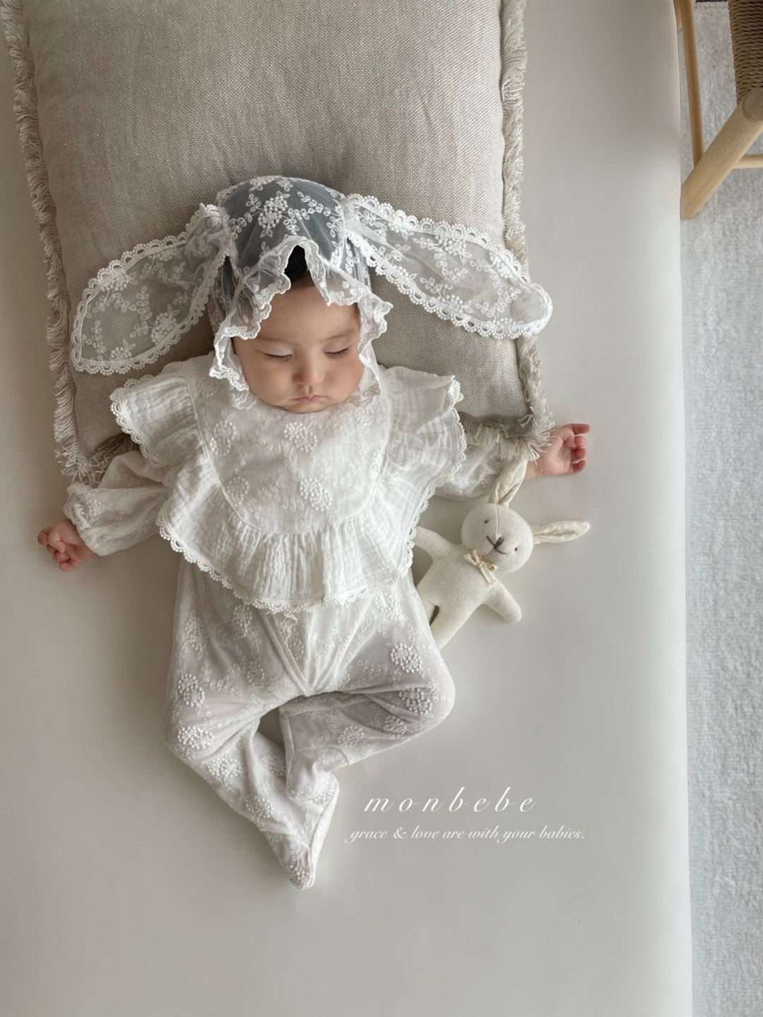 monbebe / Lace bunny bonnet