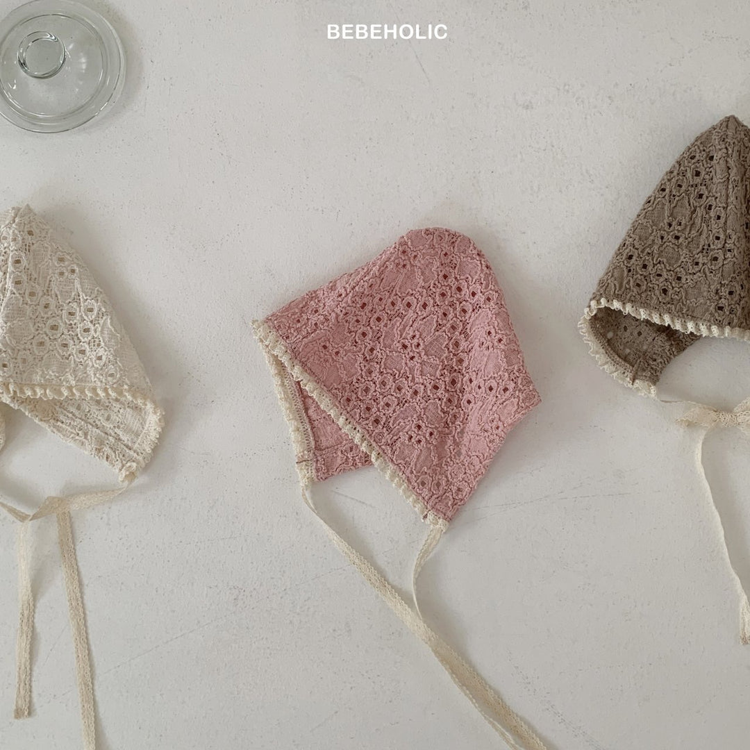 bebeholic / lace bonnet