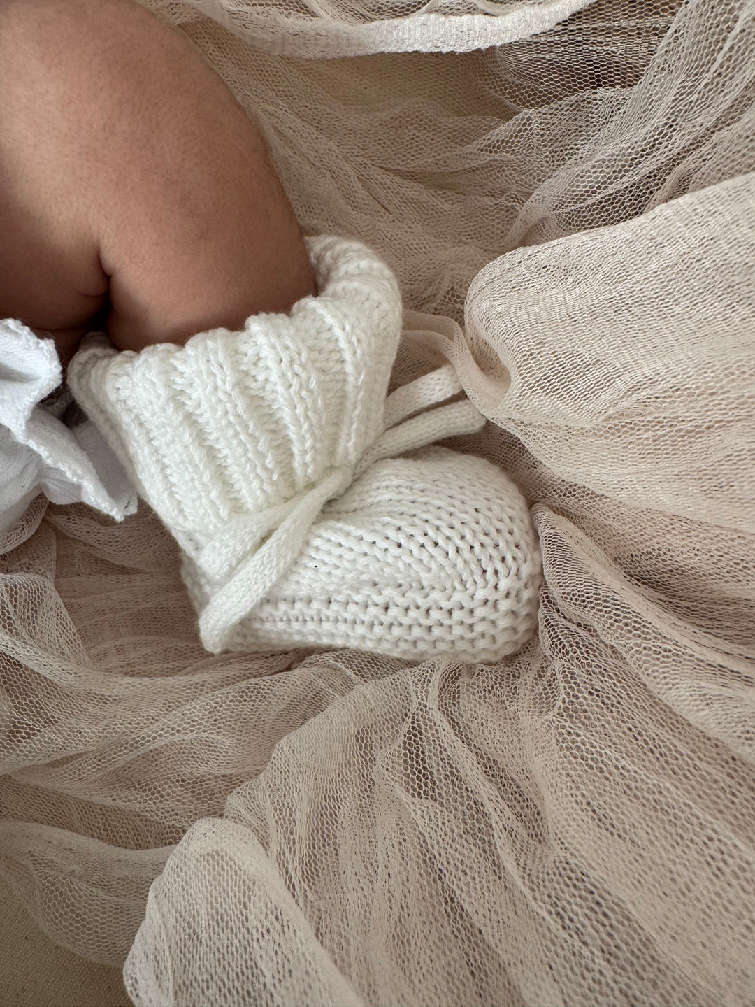 bébé / knit baby shoes