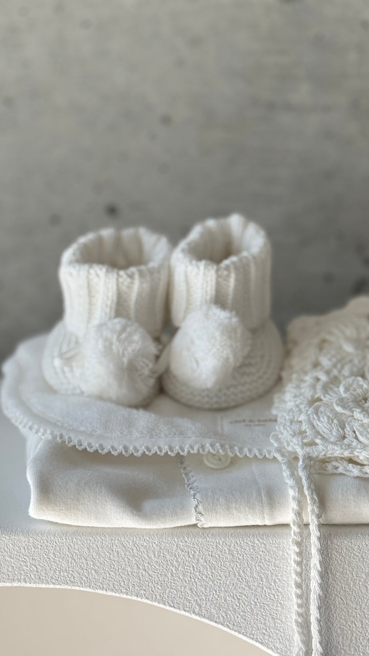 bébé / knit pompom shoes