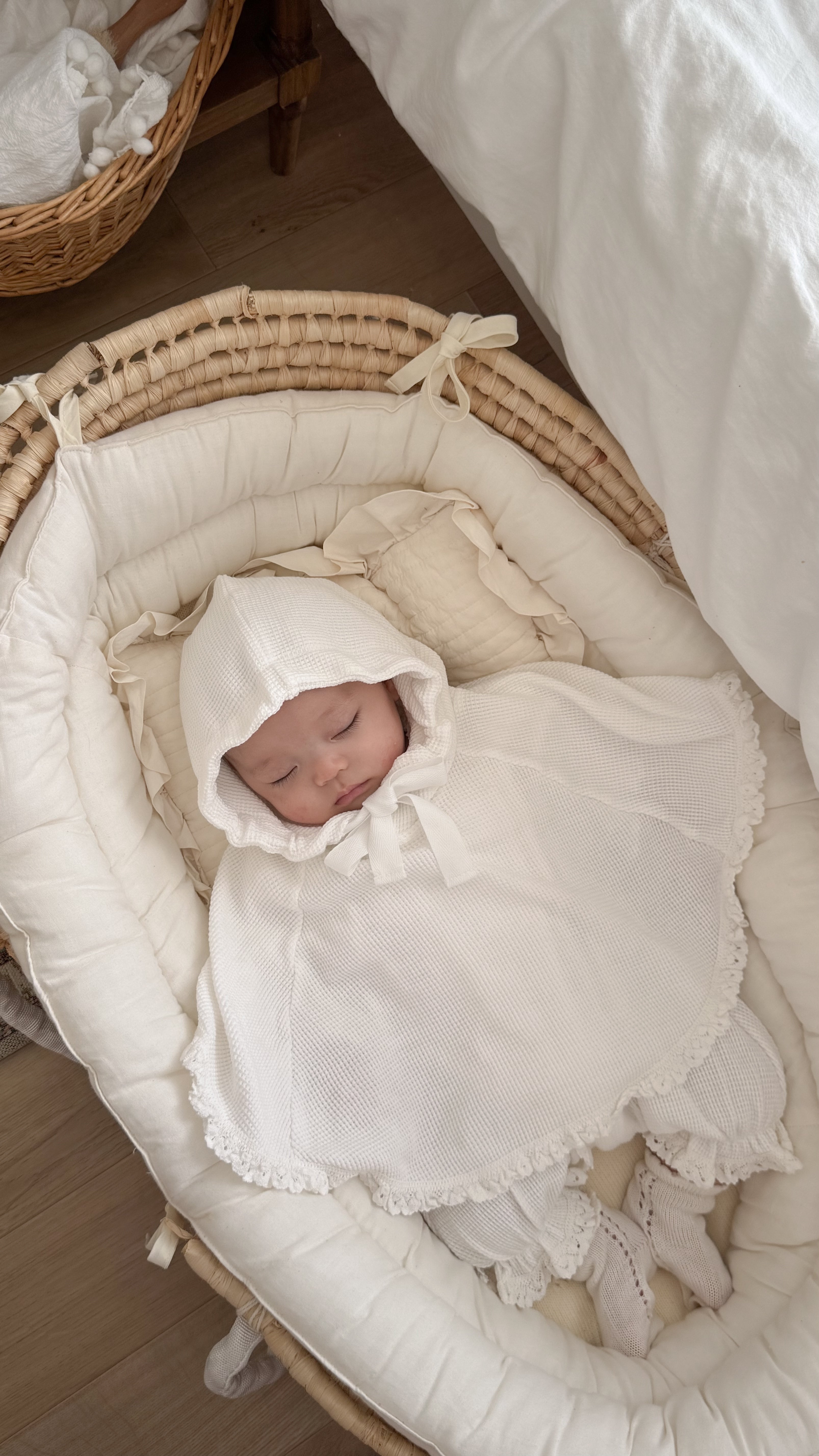 monbebe / waffle frill poncho – ciel de bébé