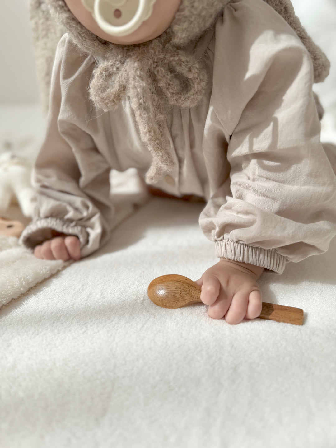 oatmeal / Aero Baby Suit