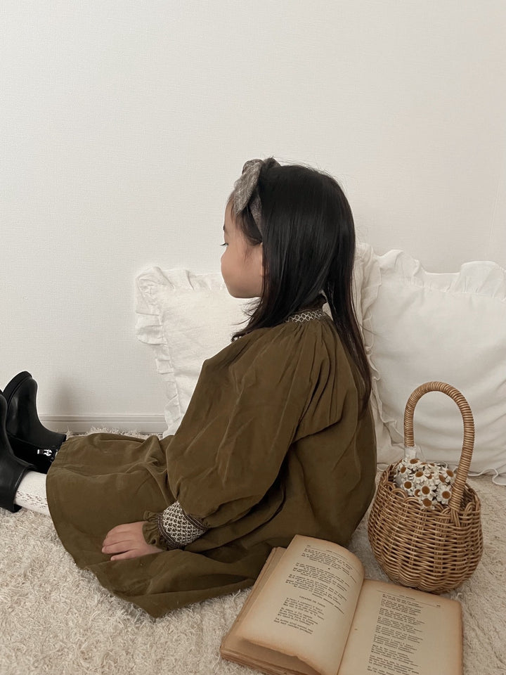 【新作:10/27以降発送】 monbebe / Charlotte smock dress