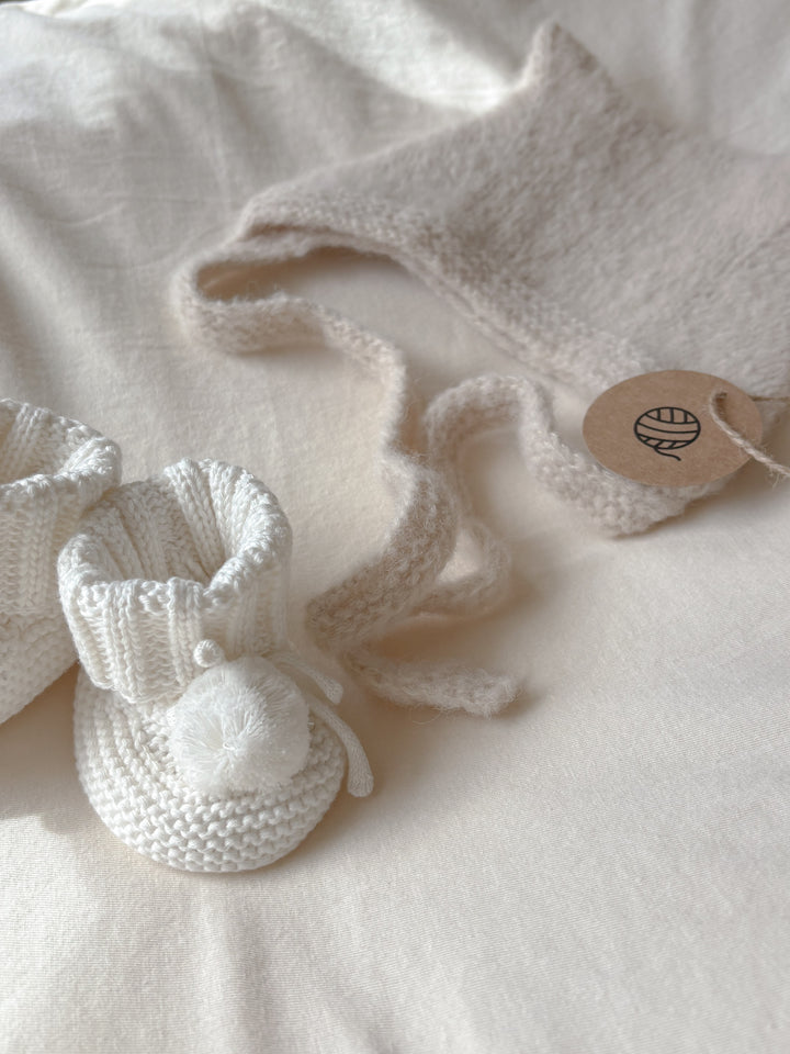 bébé / knit pompom shoes