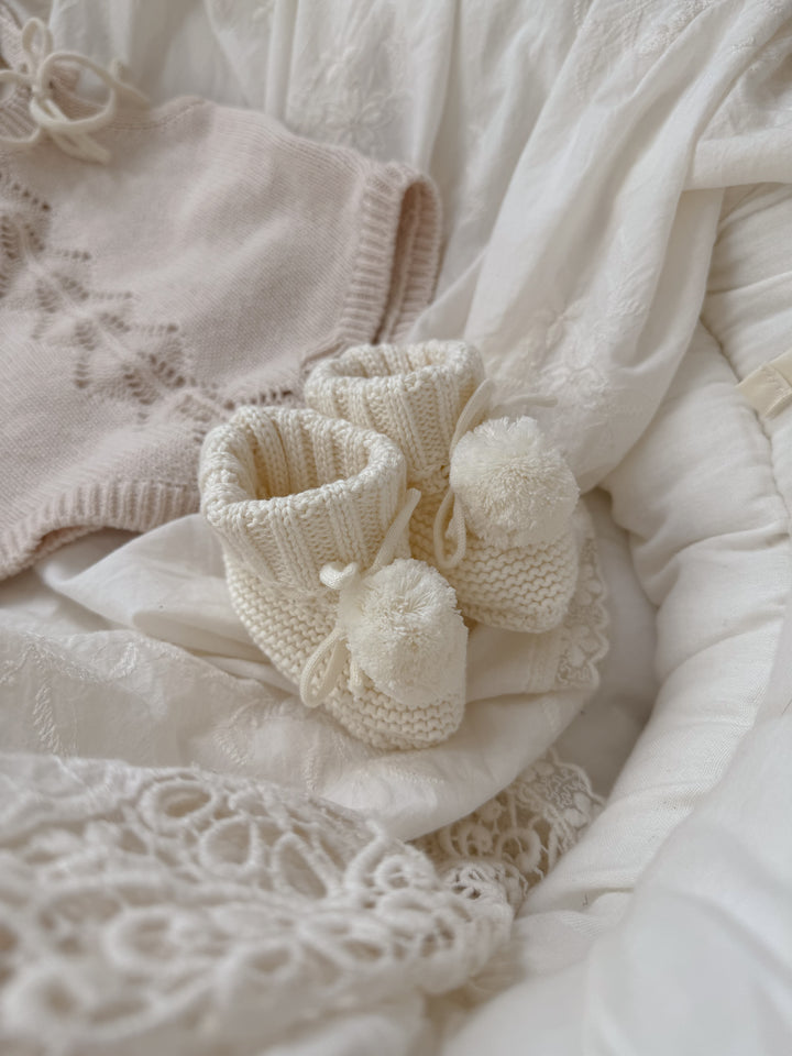 bébé / knit pompom shoes