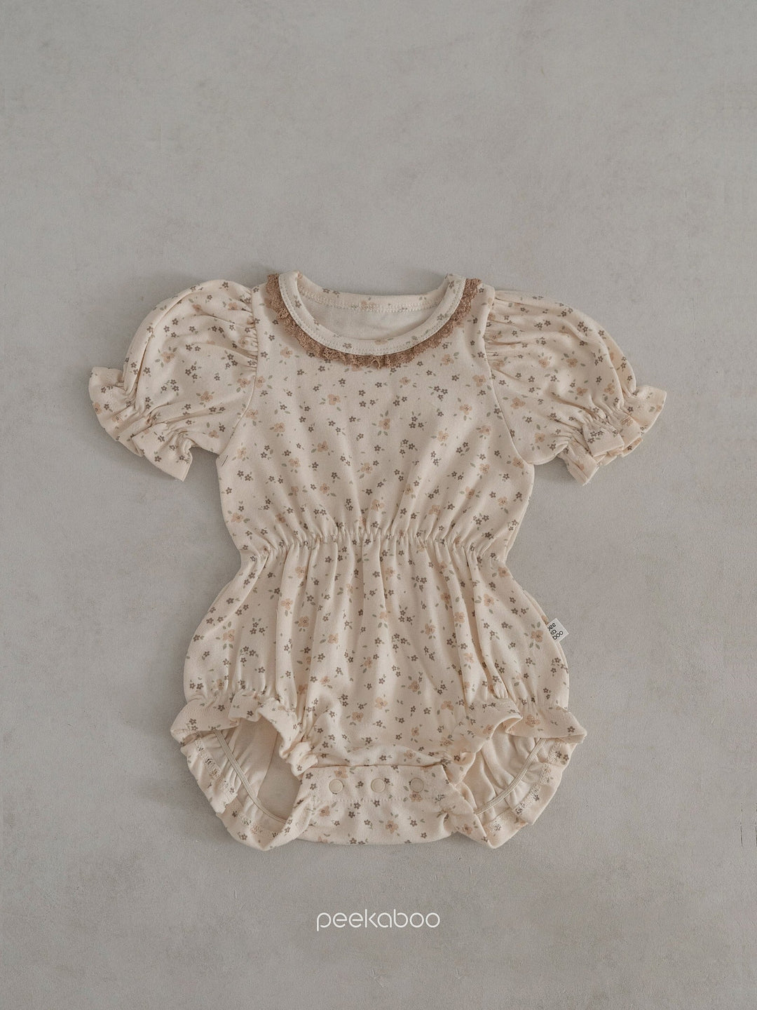 peekaboo  / Bella baby suit