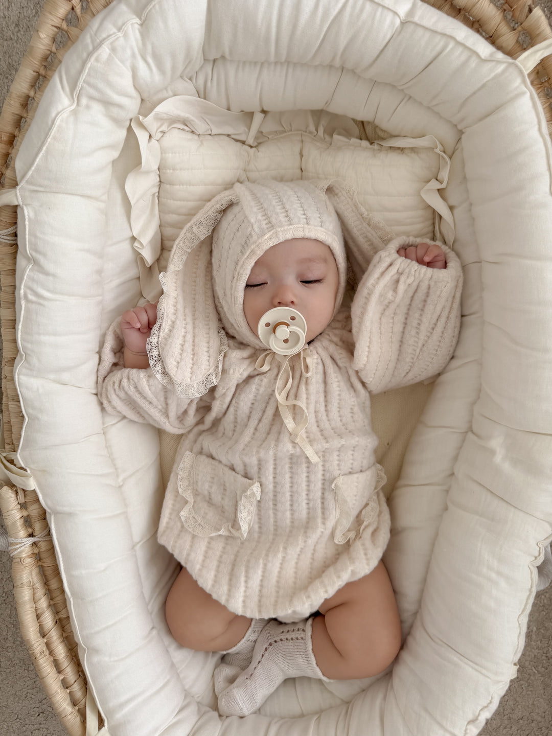 【11/28 ivory/cream S再入荷】 monbebe / Knit bonbon suit(bonnet set)