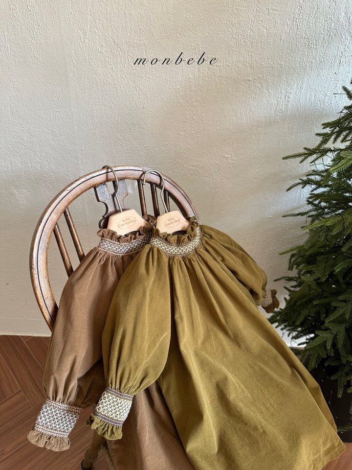 【新作:10/27以降発送】 monbebe / Charlotte smock dress