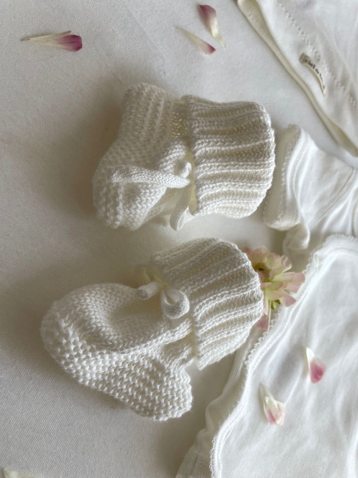 bébé / knit baby shoes