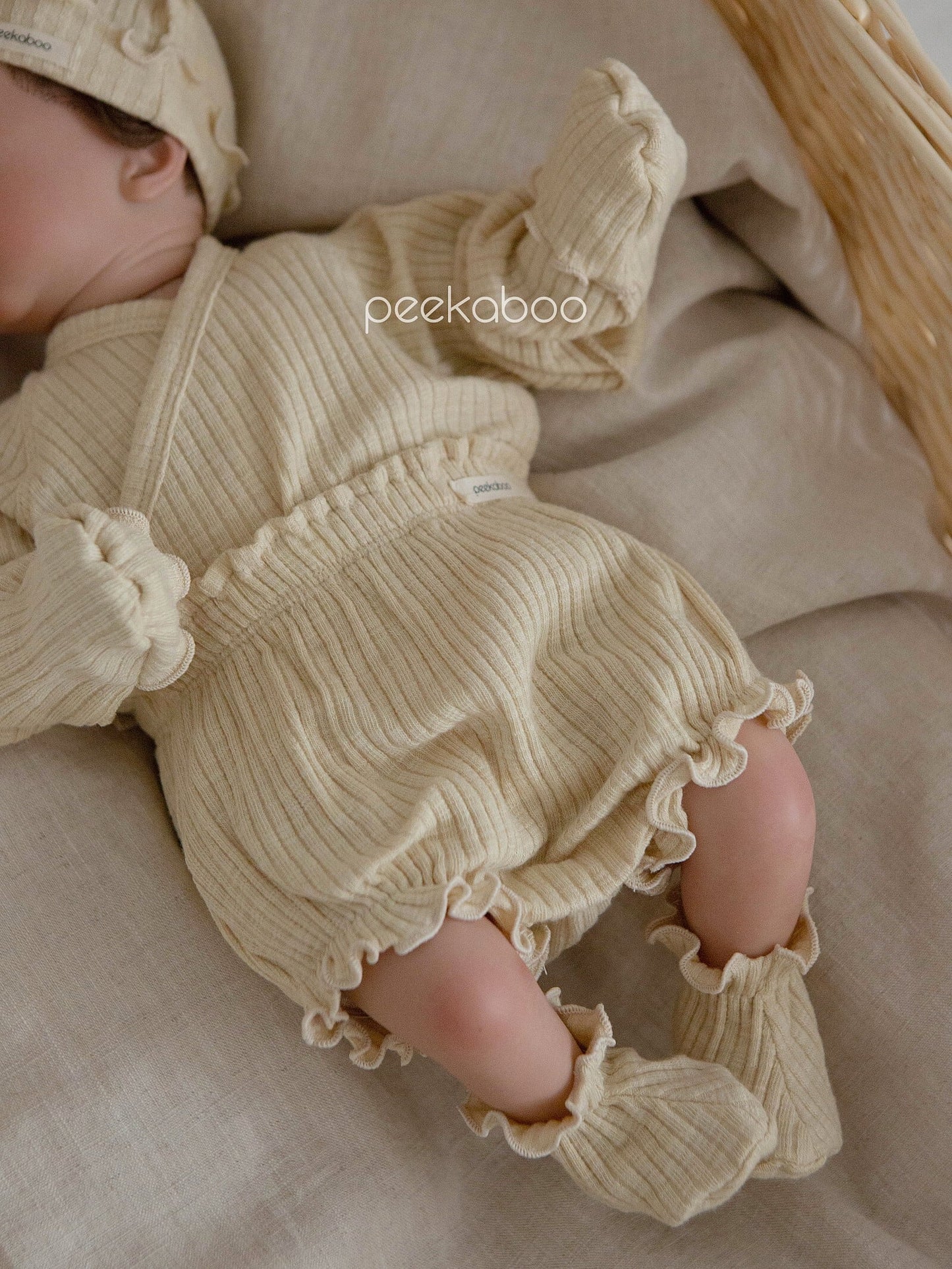 peekaboo  / ann newborn set