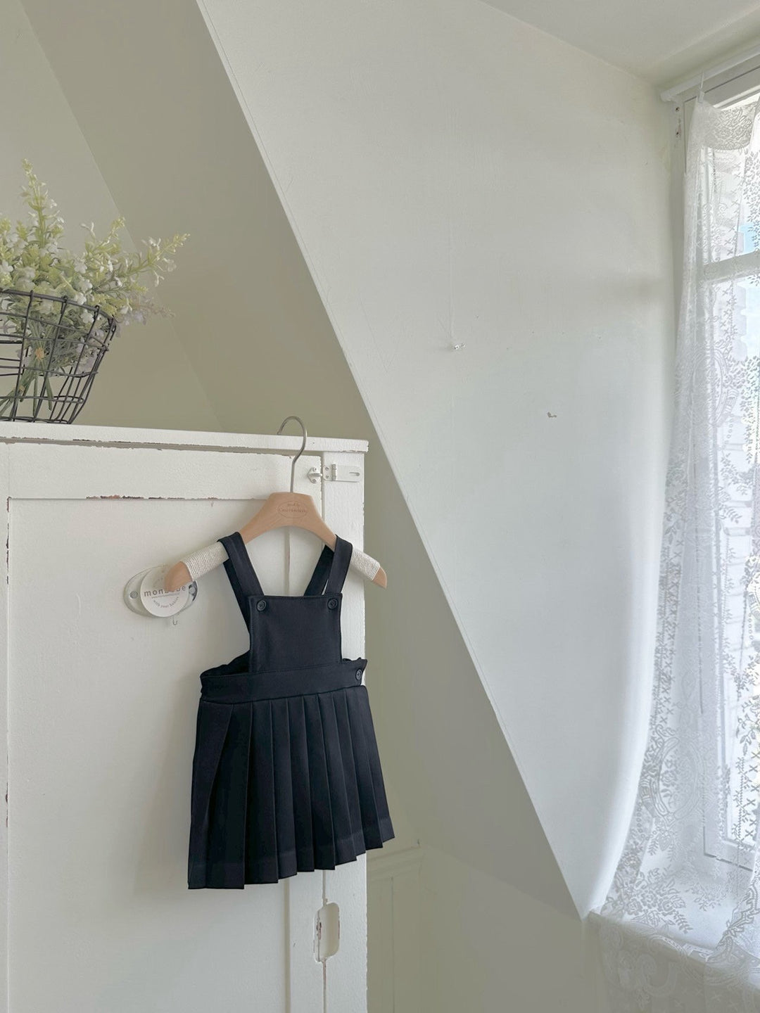 【予約】monbebe /Louis Pleats Suspender Skirt