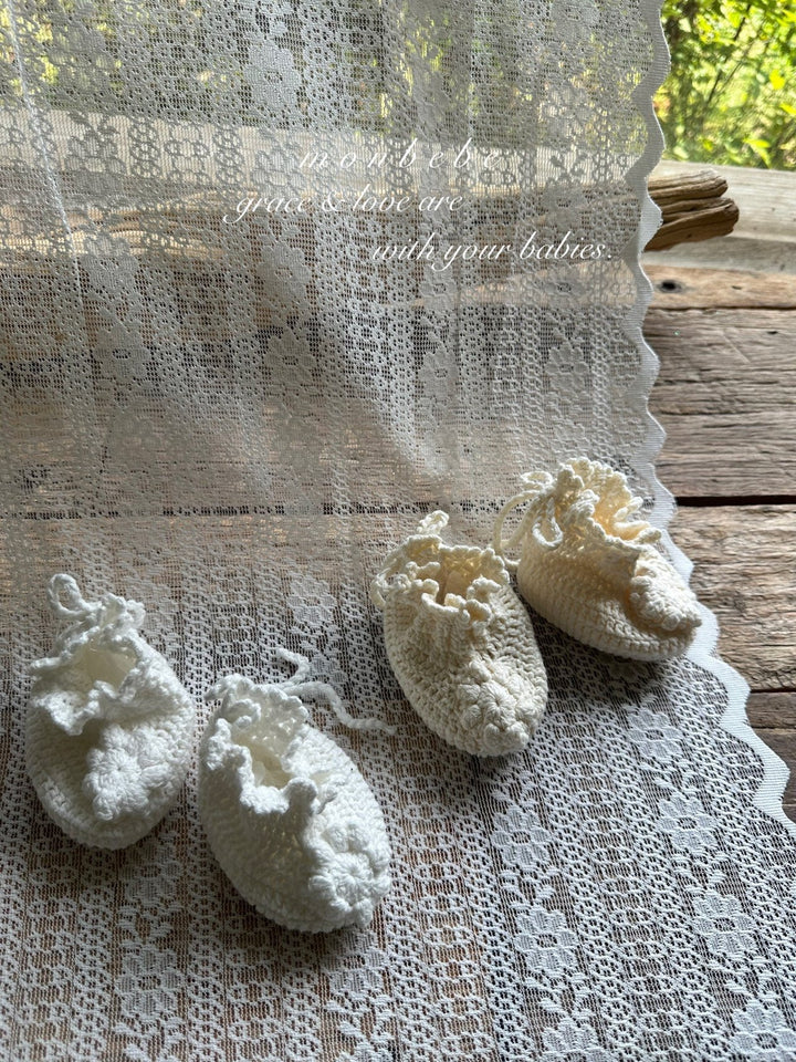monbebe / handmade booties