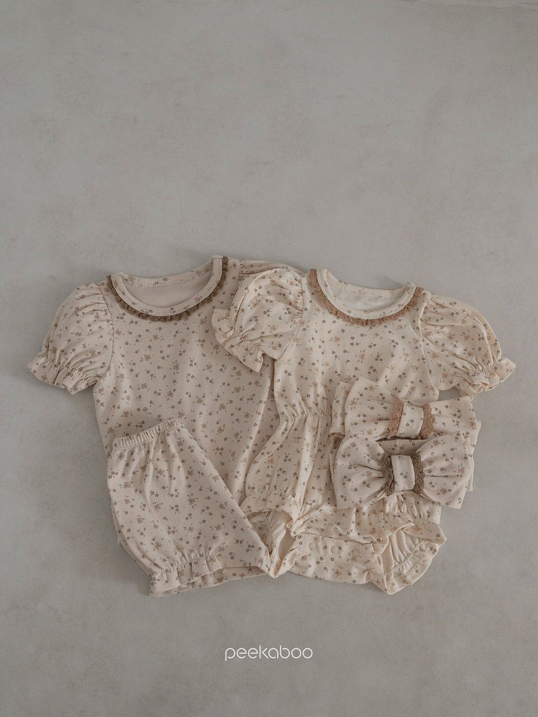 peekaboo  / Bella baby suit