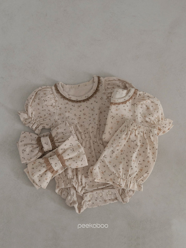 peekaboo  / Bella baby suit