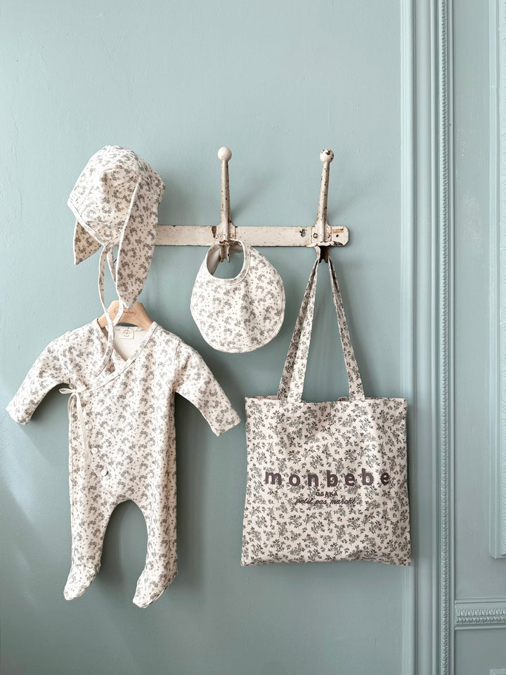 monbebe / Floral cozy suit set (suit+bonnet+bib)t  (petit pas marché)