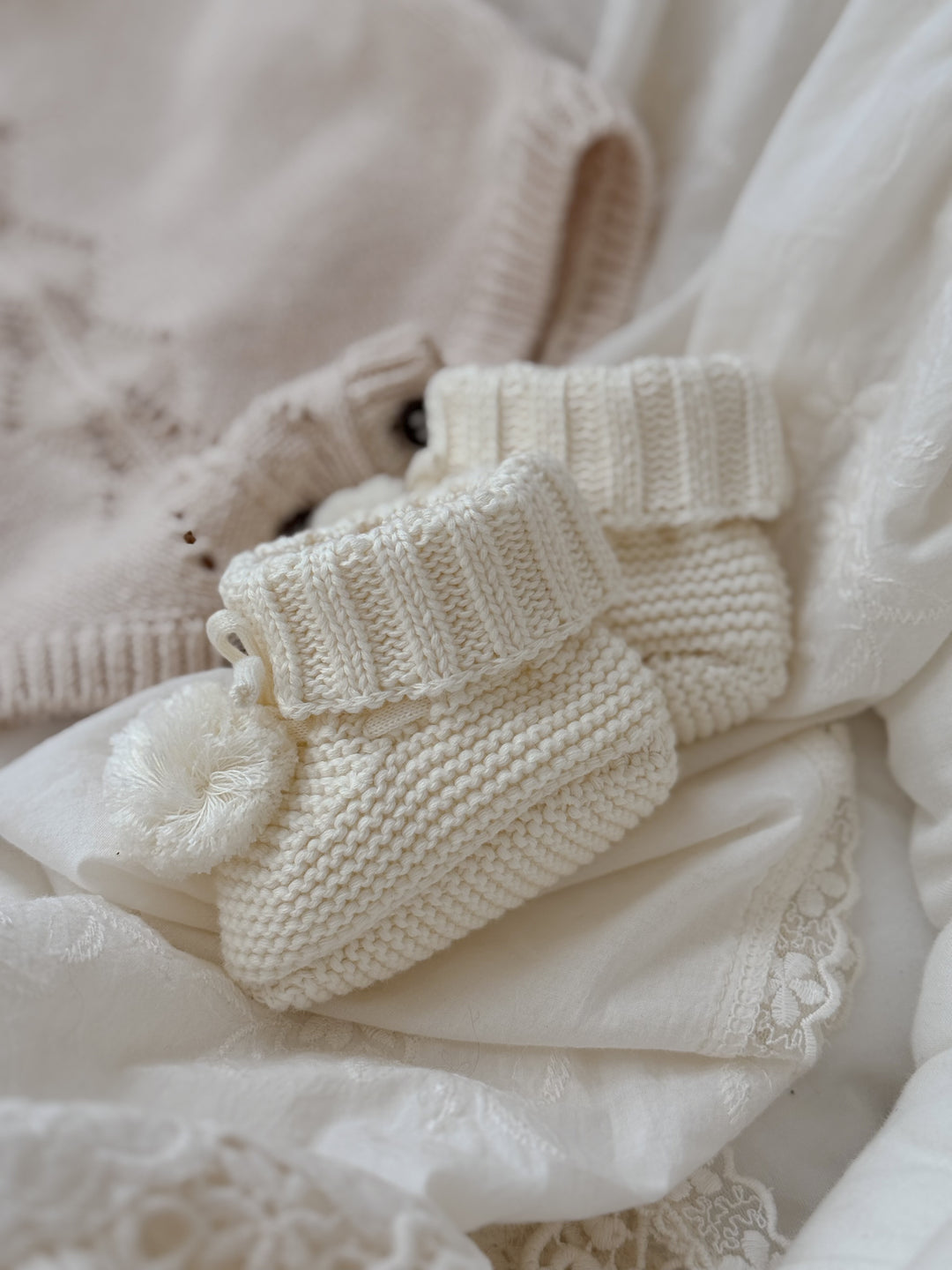 bébé / knit pompom shoes
