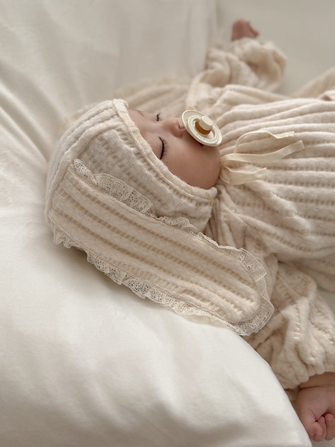 【11/28 ivory/cream S再入荷】 monbebe / Knit bonbon suit(bonnet set)