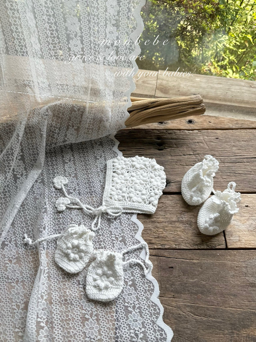 monbebe / handmade booties