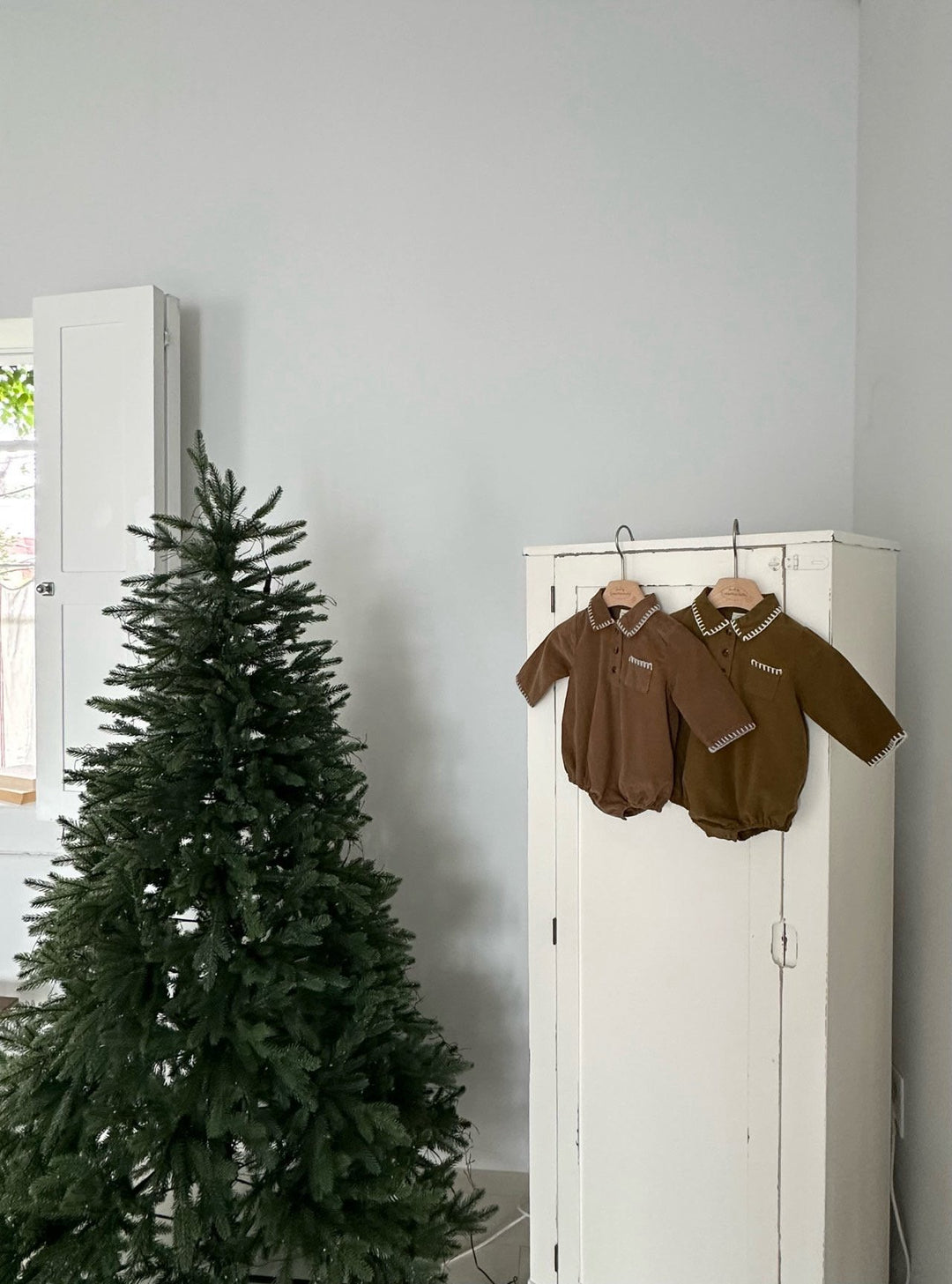 【新作:10/27以降発送】 monbebe / Louis melo suit